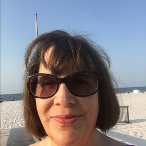 Meet your Posher, Christy